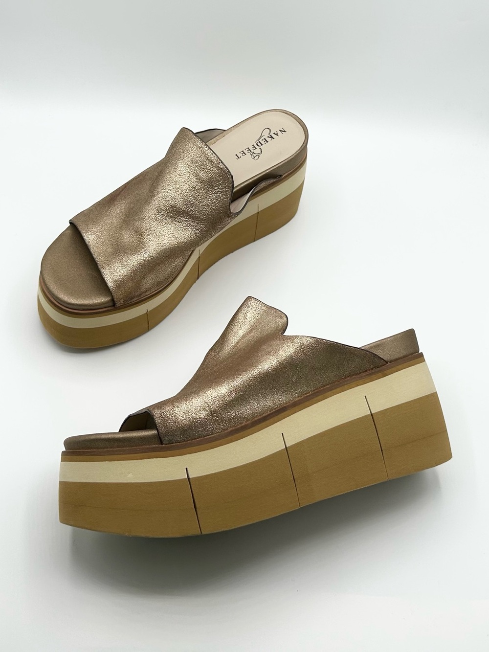 Naked Feet Gold Tan Shimmer Leather Platform Sandals Women’s Size 8
